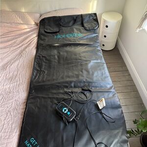 HigherDOSE Infrared Sauna Blanket